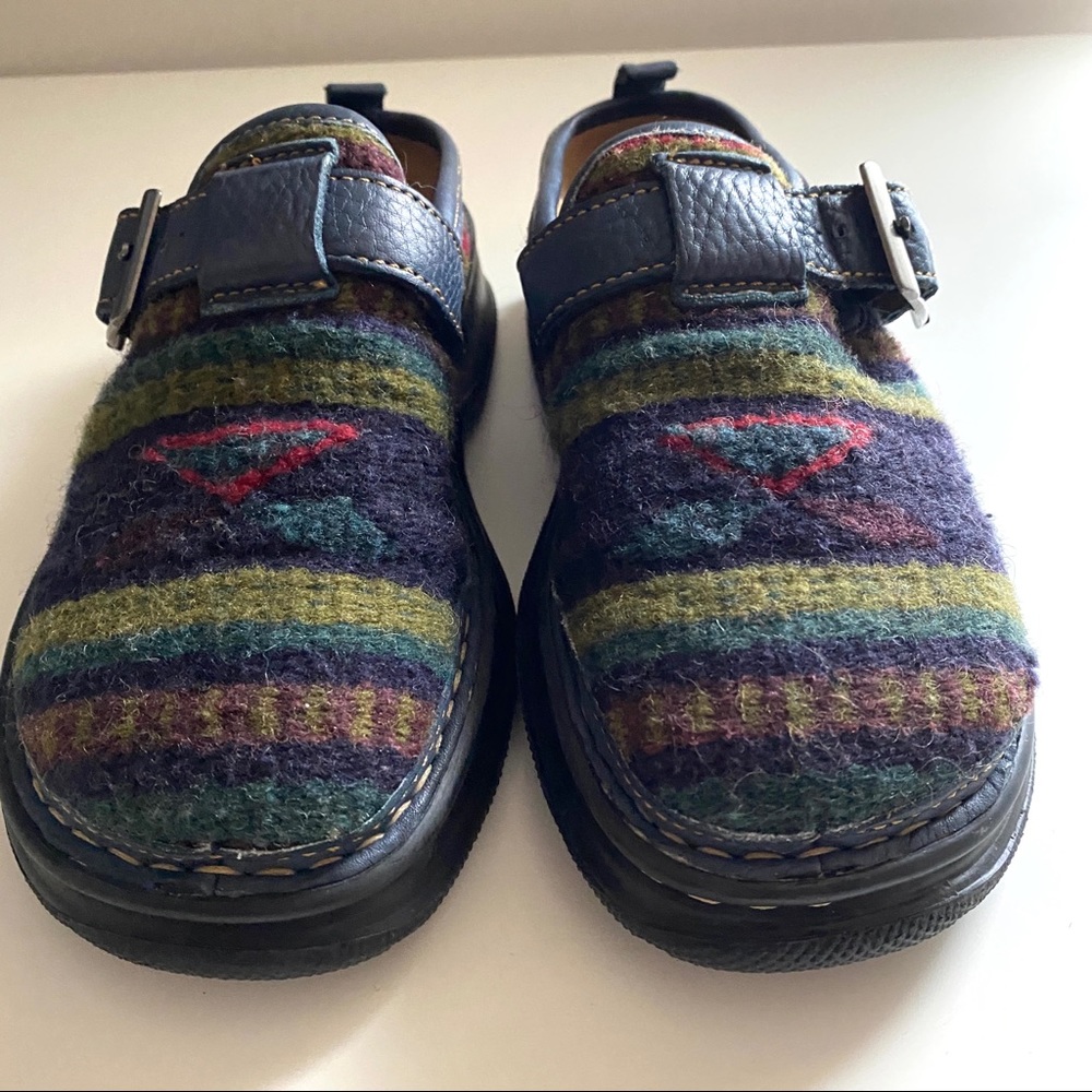 Born southwestern-style blanket mules with buckle. Blue leather. Size 7